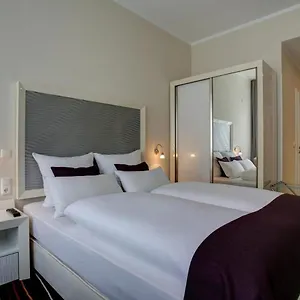 Yors 3* Hannover